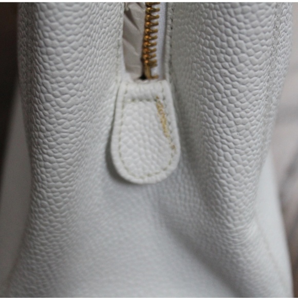 VINTAGE CHANEL White Caviar Leather Bag from 1997-1999 - Authentic! - Picture 8 of 10
